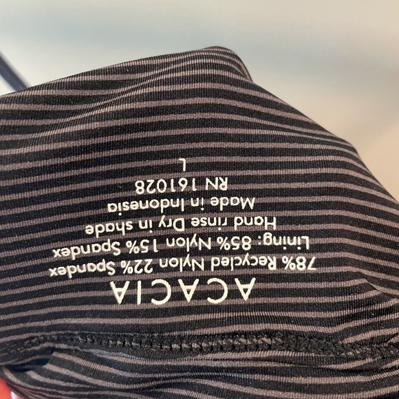 Acacia Lonny One Piece - Picture 6 of 8